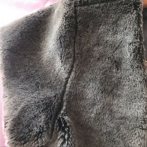 Beautiful Brown Faux Fur Vest - Picture 5 of 9